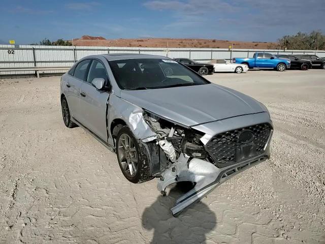 2018 Hyundai Sonata - Image 11