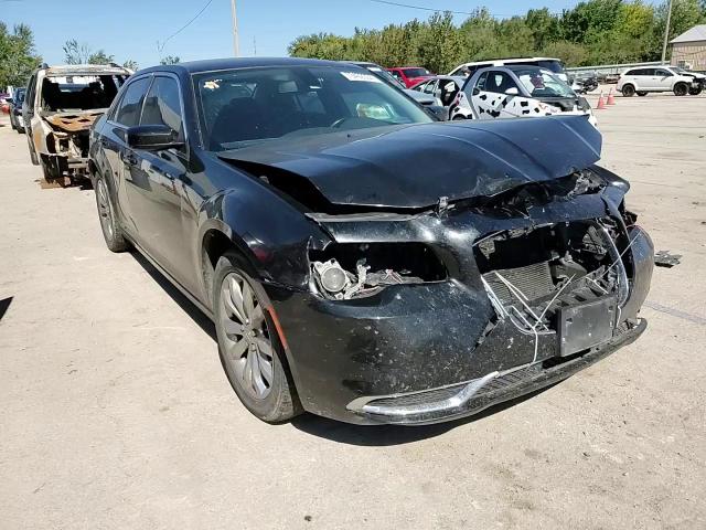 2C3CCARG7HH637473 2017 Chrysler 300 Limited