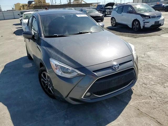 3MYDLBJV2LY705604 2020 Toyota Yaris Le