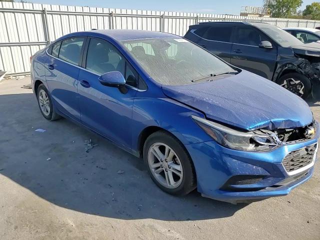 2017 Chevrolet Cruze - Image 11