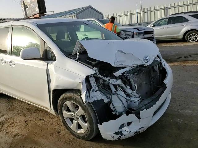 2015 Toyota Sienna Le VIN: 5TDKK3DC7FS607298 Lot: 77632904