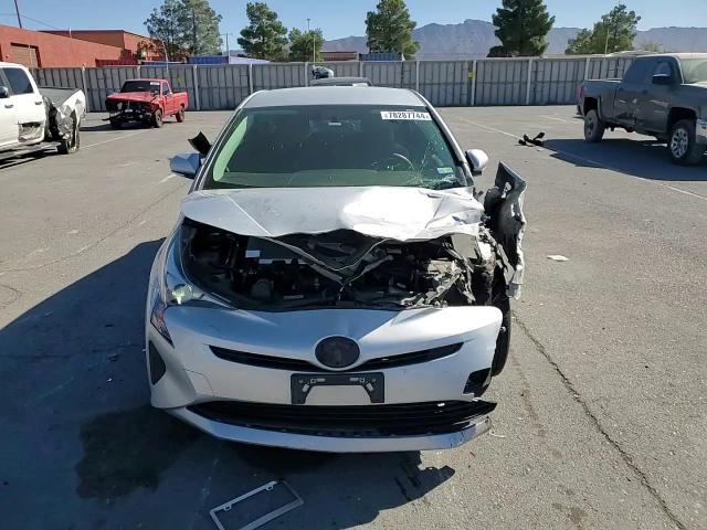 2016 Toyota Prius - Image 11