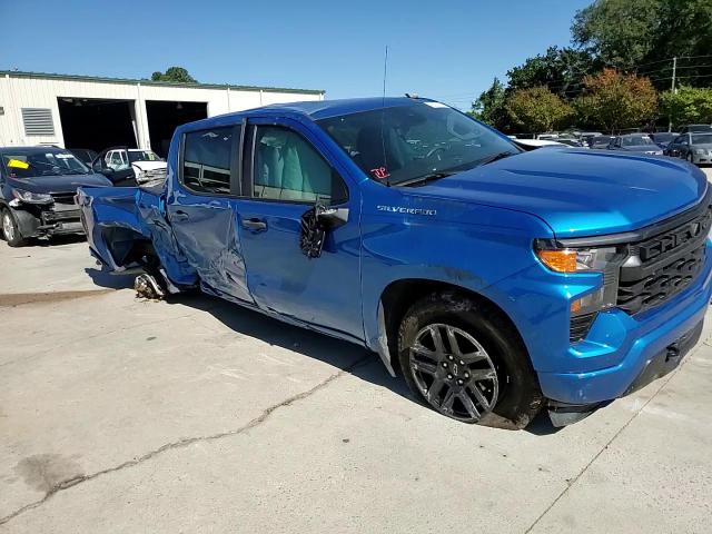 2022 Chevrolet Silverado - Image 11