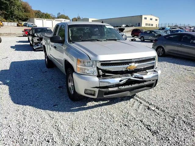 2011 Chevrolet Silverado - Image 11
