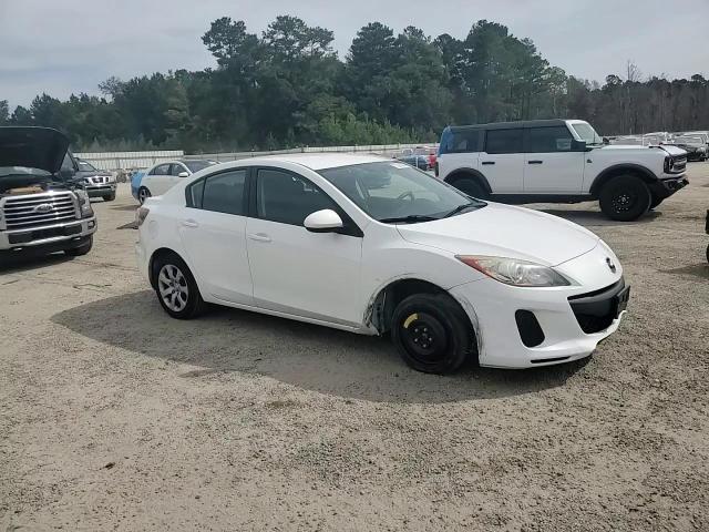 2013 Mazda 3 - Image 10