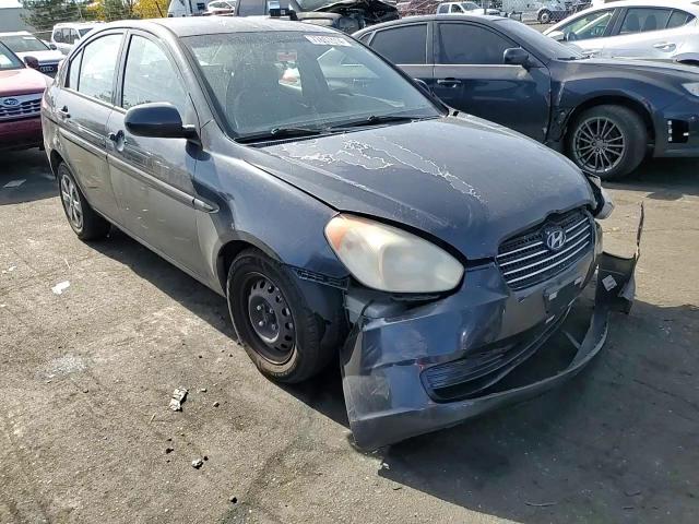2010 Hyundai Accent - Image 10