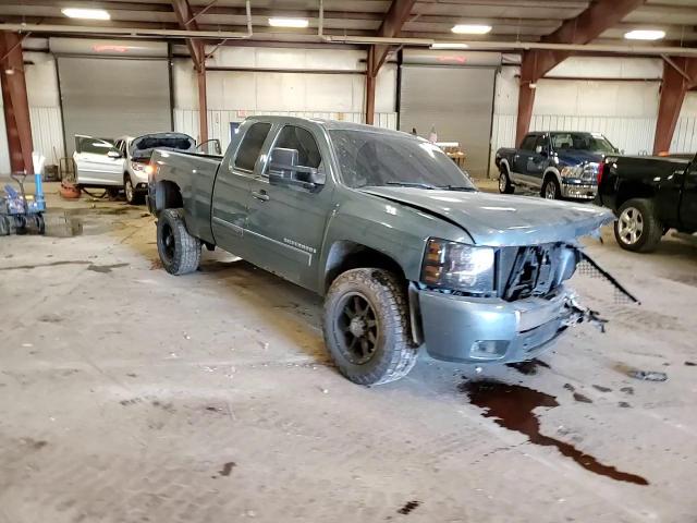 2008 Chevrolet Silverado K1500 VIN: 1GCEK19068E120070 Lot: 74553724