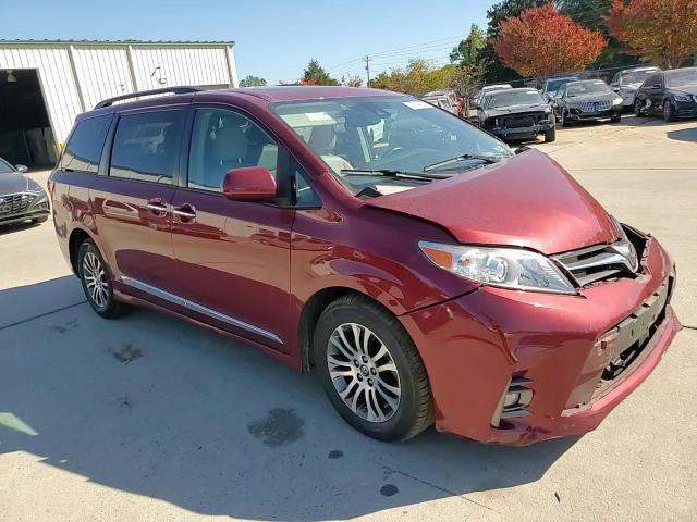 2018 Toyota Sienna Xle VIN: 5TDYZ3DC1JS964054 Lot: 77354424