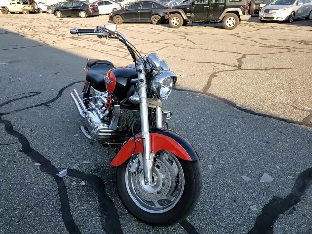 1999 Honda Gl1500 C/2 VIN: 1HFSC3404XA200885 Lot: 76494834