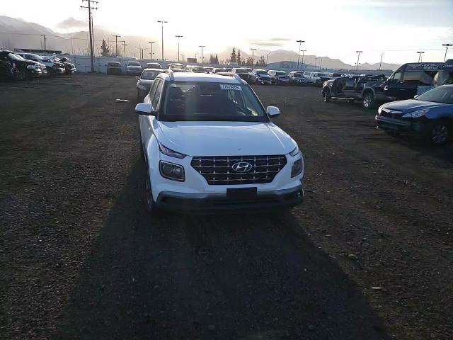 2022 Hyundai Venue Sel VIN: KMHRC8A32NU151729 Lot: 77618304