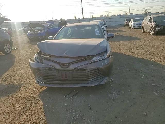 4T1B11HK2JU055492 2018 Toyota Camry L