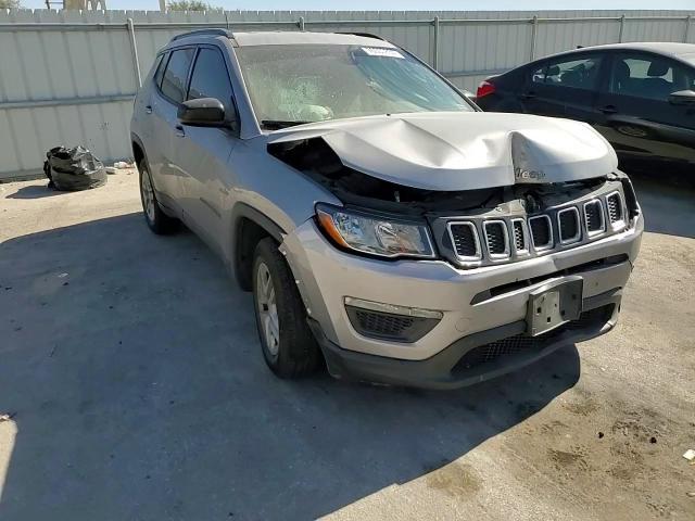 2018 Jeep Compass - Image 12