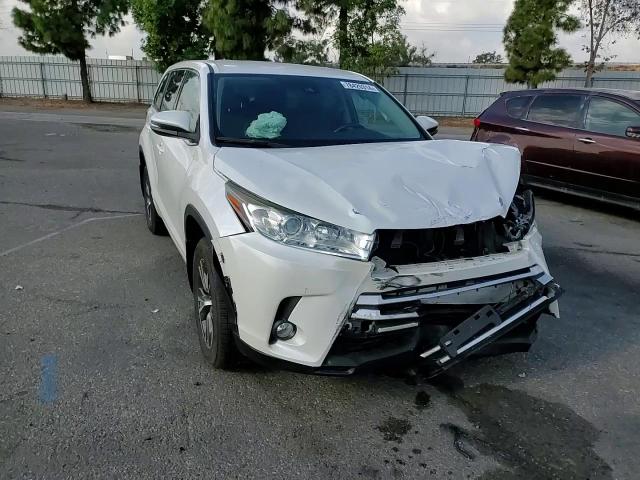 2018 Toyota Highlander Le VIN: 5TDBZRFH3JS489654 Lot: 78420314