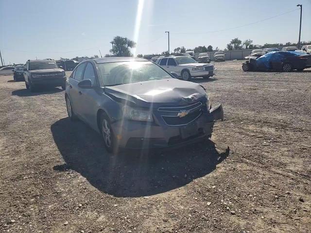 2013 Chevrolet Cruze - Image 10