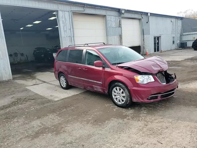 2015 Chrysler Town & Country - Image 14
