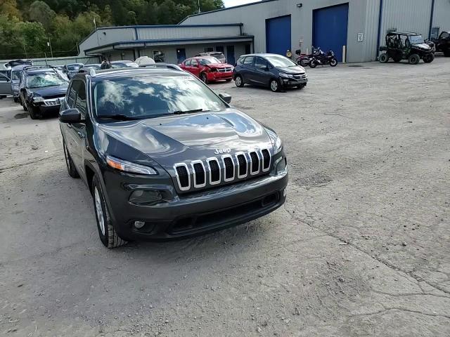 2016 Jeep Cherokee Latitude VIN: 1C4PJMCS2GW154720 Lot: 74605464