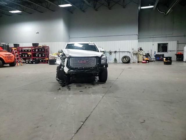 2015 GMC Yukon - Image 12