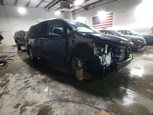 2020 Toyota Sienna Xle VIN: 5TDYZ3DC1LS065701 Lot: 77147254