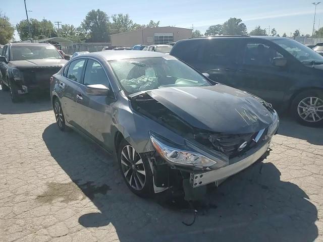 2017 Nissan Altima - Image 11