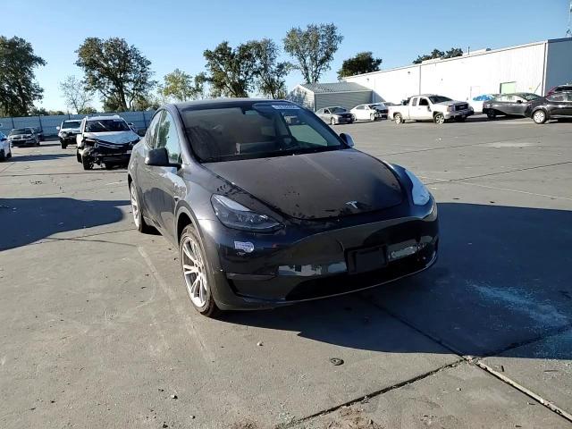 2024 Tesla Model Y VIN: 7SAYGAEE3RF020219 Lot: 78102484