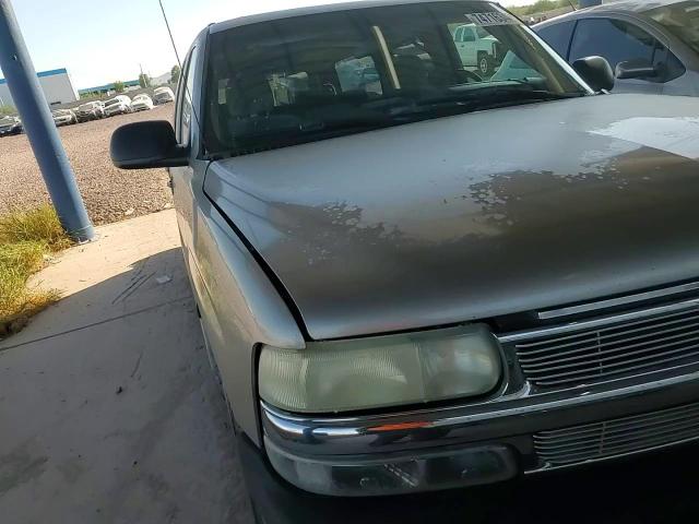 2003 Chevrolet Suburban K1500 VIN: 3GNFK16Z13G235417 Lot: 74716344