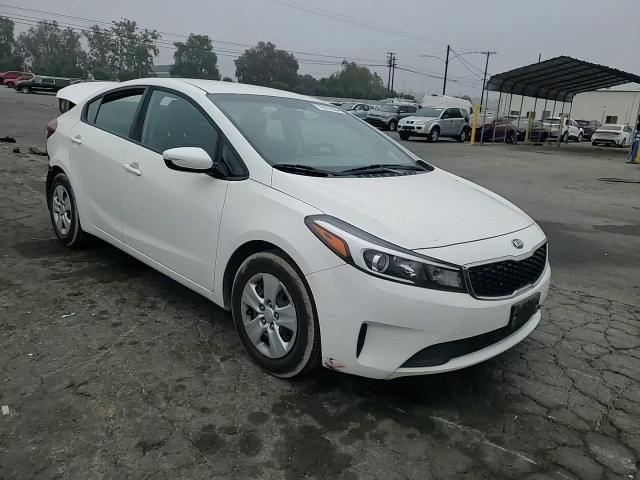 2018 Kia Forte Lx VIN: 3KPFK4A72JE256933 Lot: 76076384