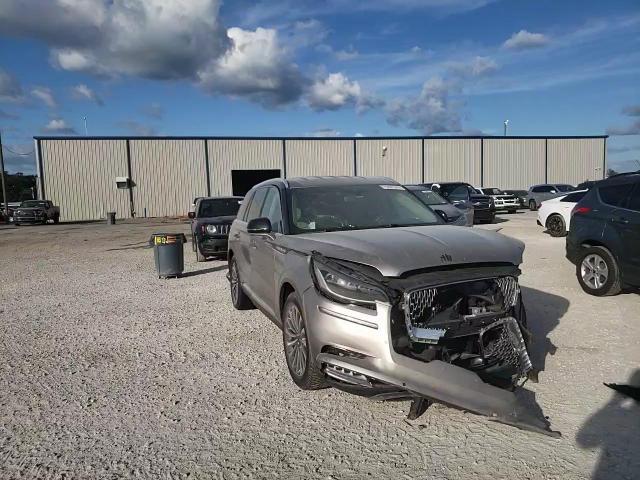 2020 Lincoln Aviator - Image 15