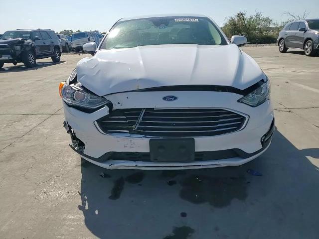 2020 Ford Fusion - Image 13