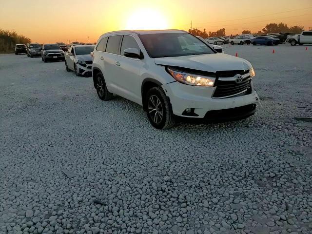 5TDJKRFH5GS345841 2016 Toyota Highlander Xle