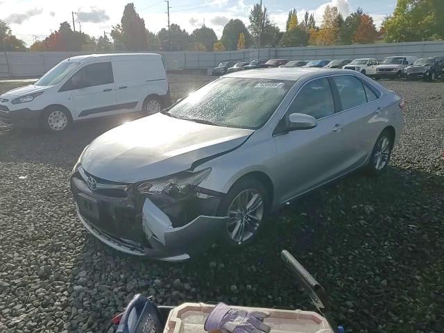 2016 Toyota Camry - Image 11