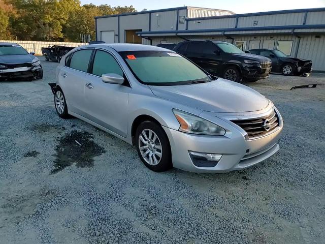 2013 Nissan Altima - Image 10