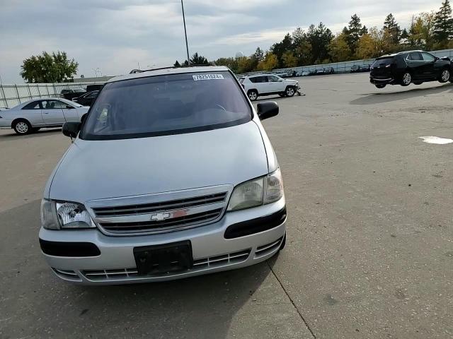 2002 Chevrolet Venture - Image 12