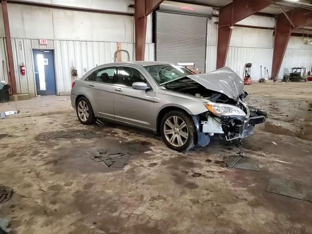 2013 Chrysler 200 Touring VIN: 1C3CCBBB0DN545532 Lot: 76077614