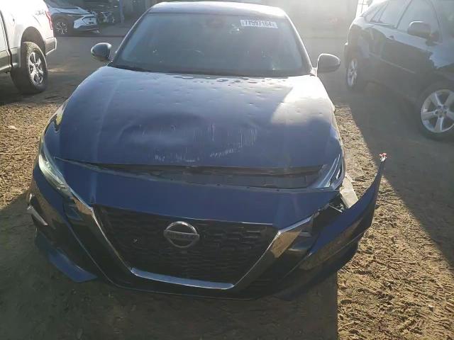 2020 Nissan Altima - Image 11