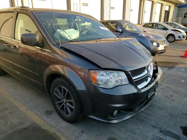 2017 Dodge Grand Caravan Sxt VIN: 2C4RDGCG8HR589555 Lot: 78505424