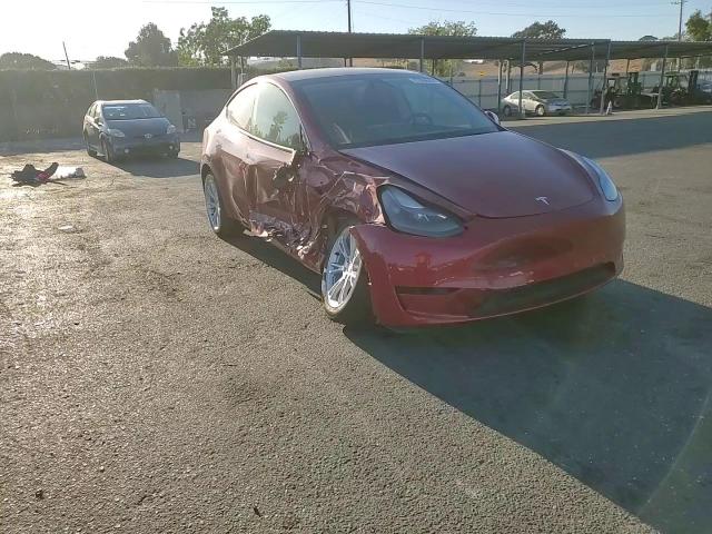 2024 Tesla Model Y VIN: 7SAYGAEE2RF086437 Lot: 77998464