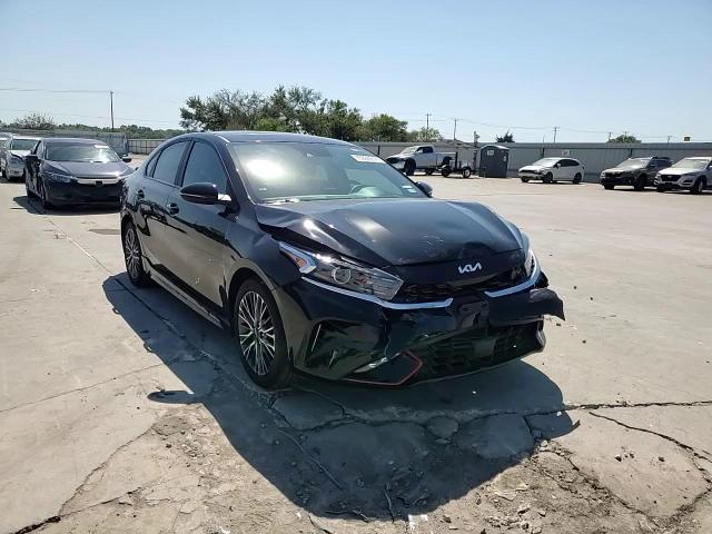 2024 Kia Forte - Image 10