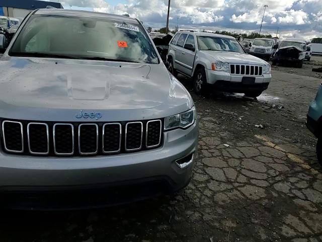 2017 Jeep Grand Cherokee - Image 11