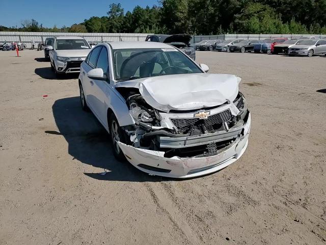 2014 Chevrolet Cruze - Image 11
