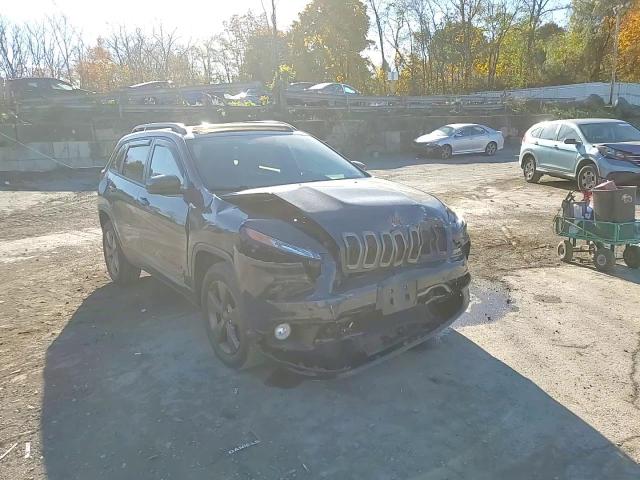 2017 Jeep Cherokee Latitude VIN: 1C4PJMCS4HW551086 Lot: 76365434