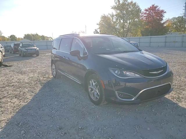 2017 Chrysler Pacifica Touring L Plus VIN: 2C4RC1EG6HR708670 Lot: 89860885