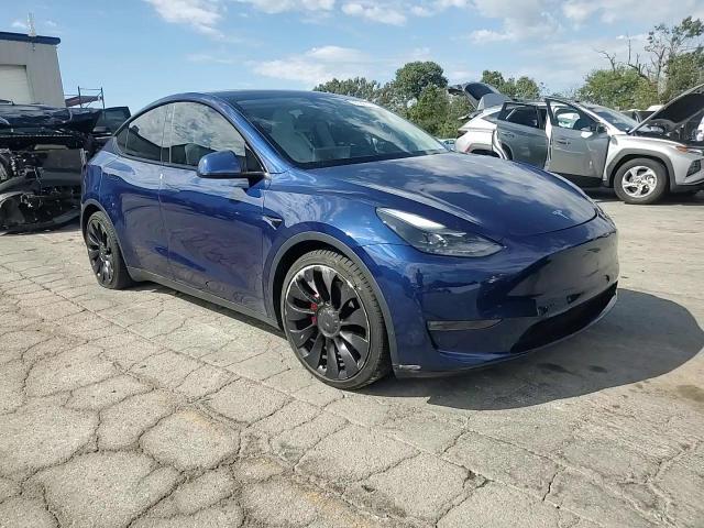 2022 Tesla Model Y VIN: 7SAYGDEF4NF489372 Lot: 85301795