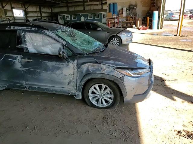 2022 Toyota Corolla Cross Le VIN: 7MUCAABG4NV033331 Lot: 87089895