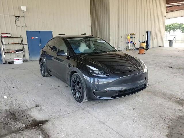 2024 Tesla Model Y VIN: 7SAYGDEF6RF048994 Lot: 85207085