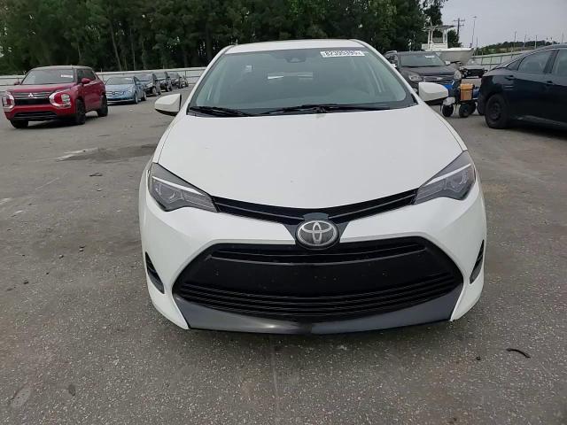 2018 Toyota Corolla L VIN: 5YFBURHE0JP806266 Lot: 82395395