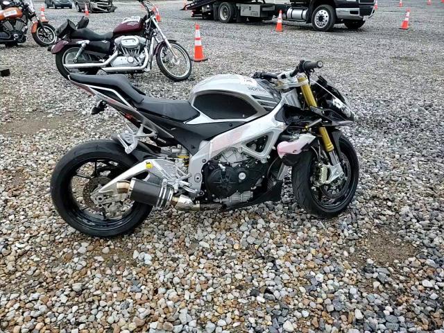 2016 Aprilia Tuono V4 1100 Rr VIN: ZD4TYU004GS000194 Lot: 90104185