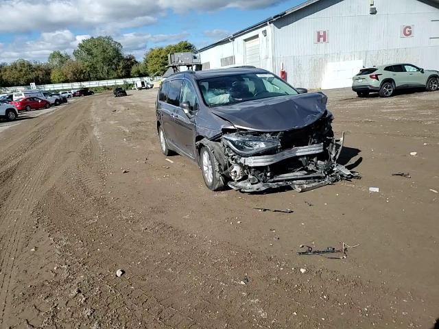 2017 Chrysler Pacifica Touring L VIN: 2C4RC1BG0HR821826 Lot: 82261515