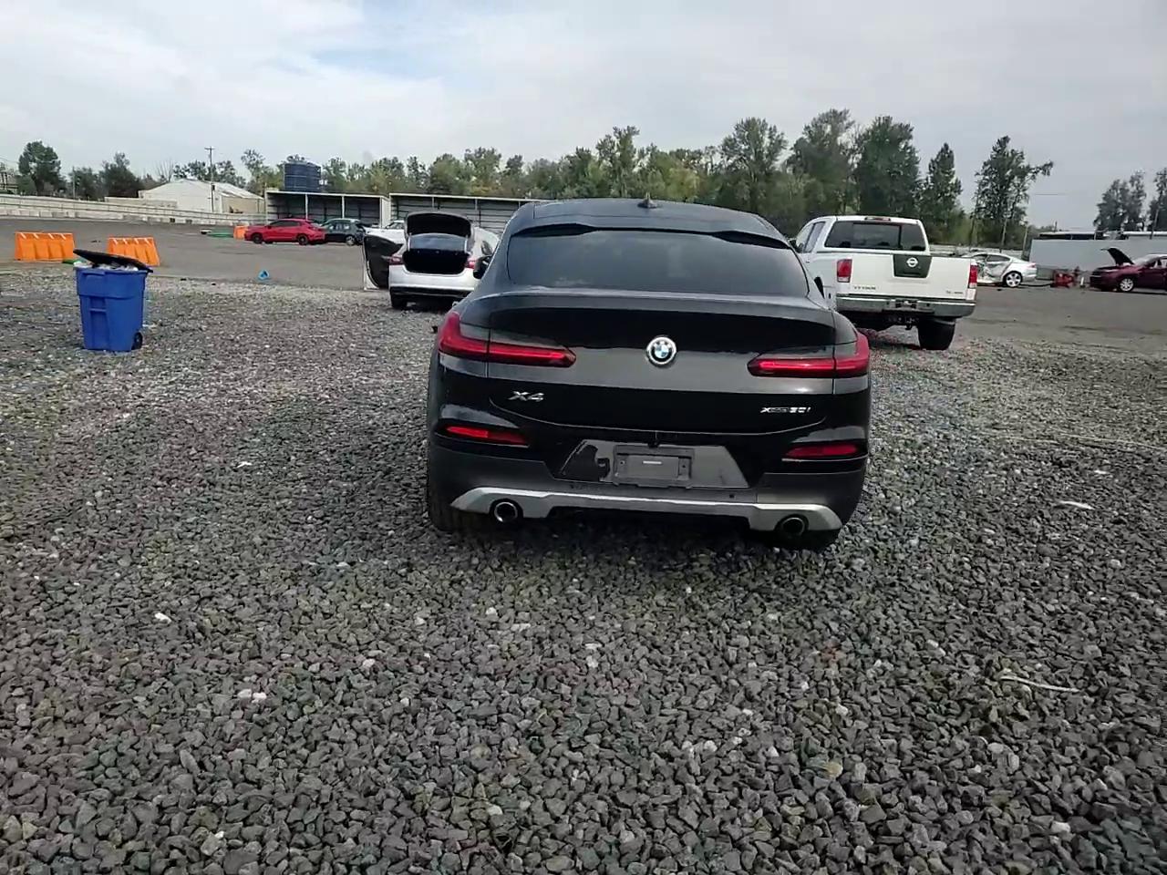 Фото: 5UX2V1C02M9G81356