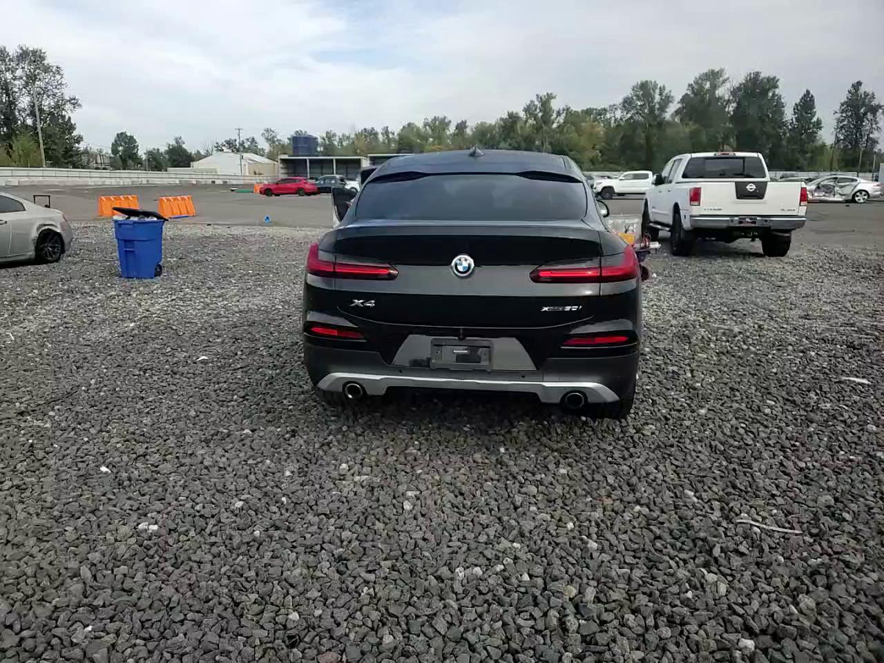 Фото: 5UX2V1C02M9G81356