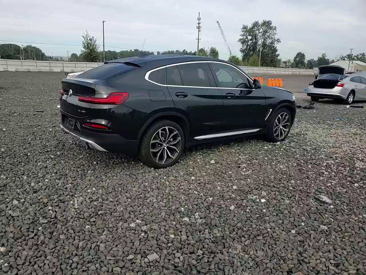 Фото: 5UX2V1C02M9G81356